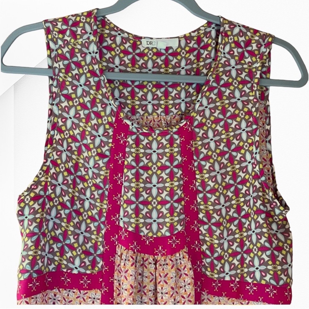 DR2 Sleeveless Blouse Size Large - Picture 3 of 7